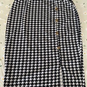 Houndstooth Pencil Skirt with Front Button Detail - Black & White